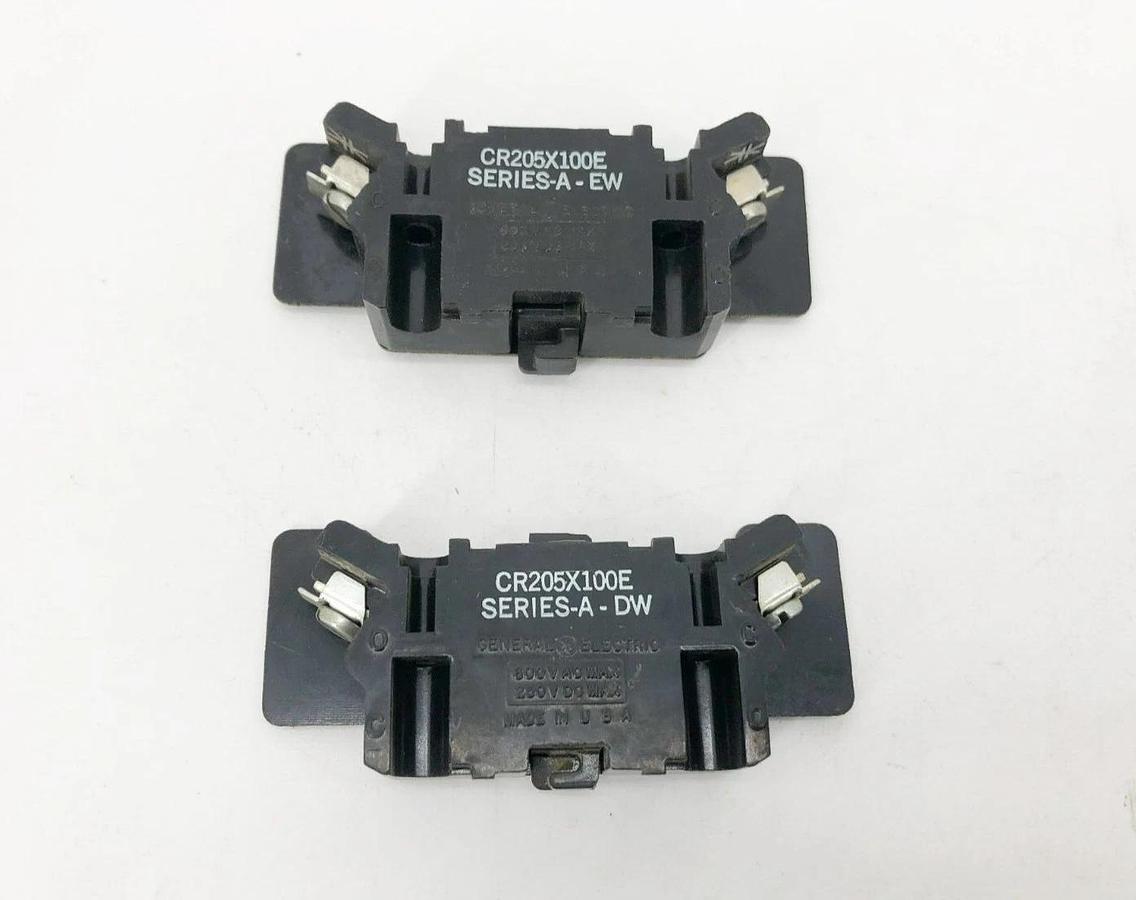 Lot of 2 New GE General Electric CR205X100E Auxiliary Contacts 600VAC 250VDC