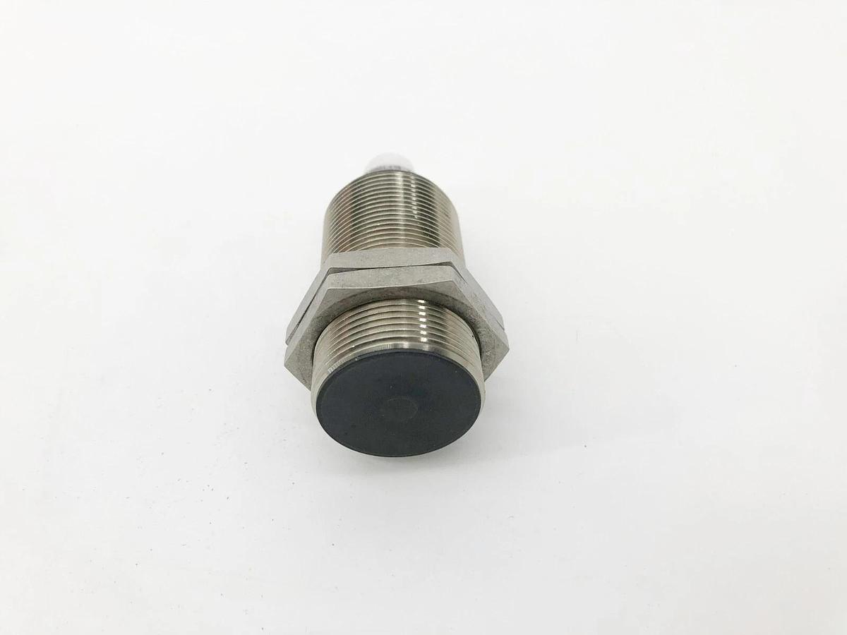 New Eaton E57SAL30A2SA Proximity Switch 10mm Range 40-250VAC 20-250VDC