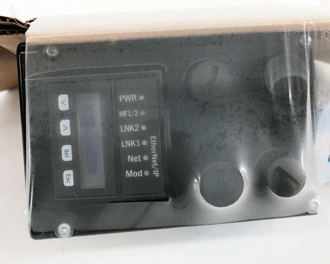 New SICK DL100-21AA2110 Distance Sensor 18-30VDC 100mA 1066427