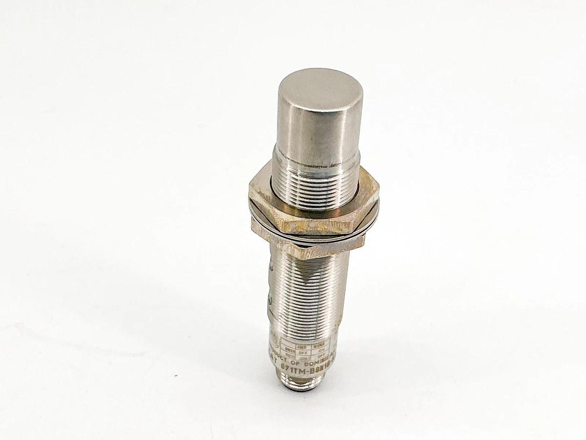 New Allen Bradley 871TM-B8N18-R3 Inductive Proximity Sensor 250V -No Box