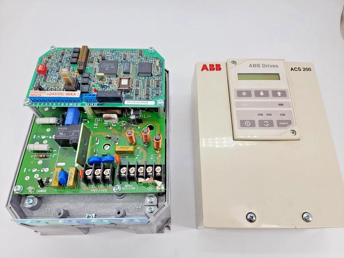 Used ABB ACS201-1P6-3-00-10 AC Drive 480V 3A 3PH 63Hz - For parts - Not working