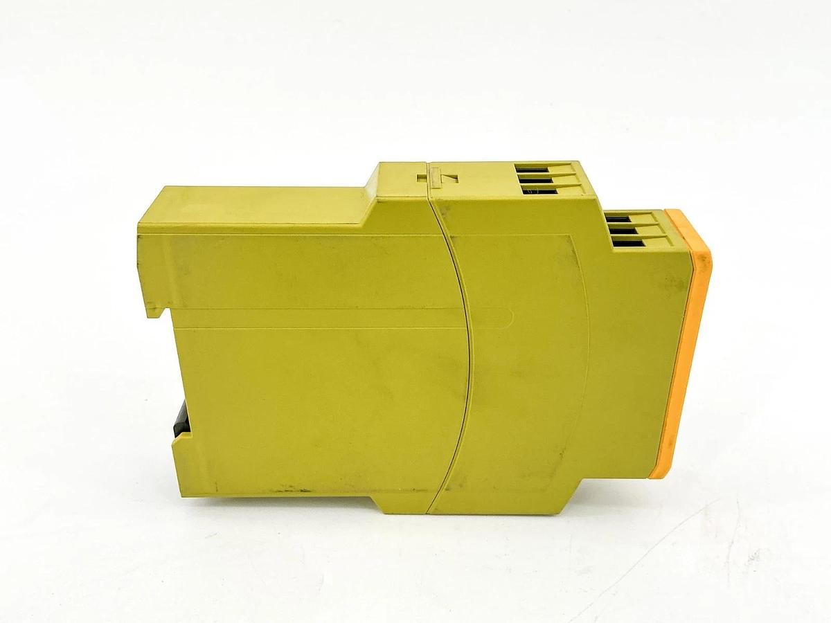 New Pilz PNOZ X1 24VAC/DC 3N/O 1N/C Safety Relay 24V 2W 774300 - No Box