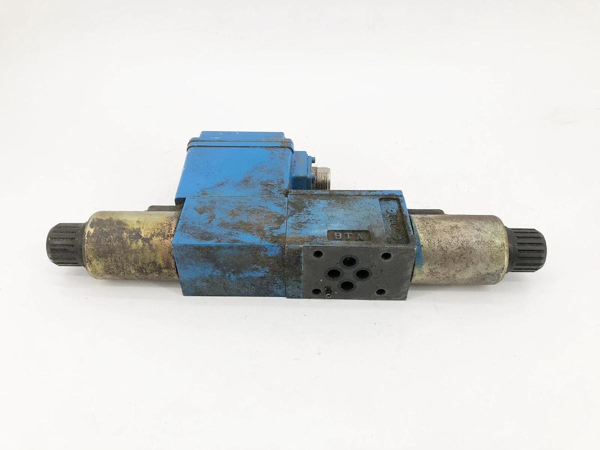 Used Parker D1FXE02HCNBJ0050 Servo Valve 24VDC Nom. 3A 500psi