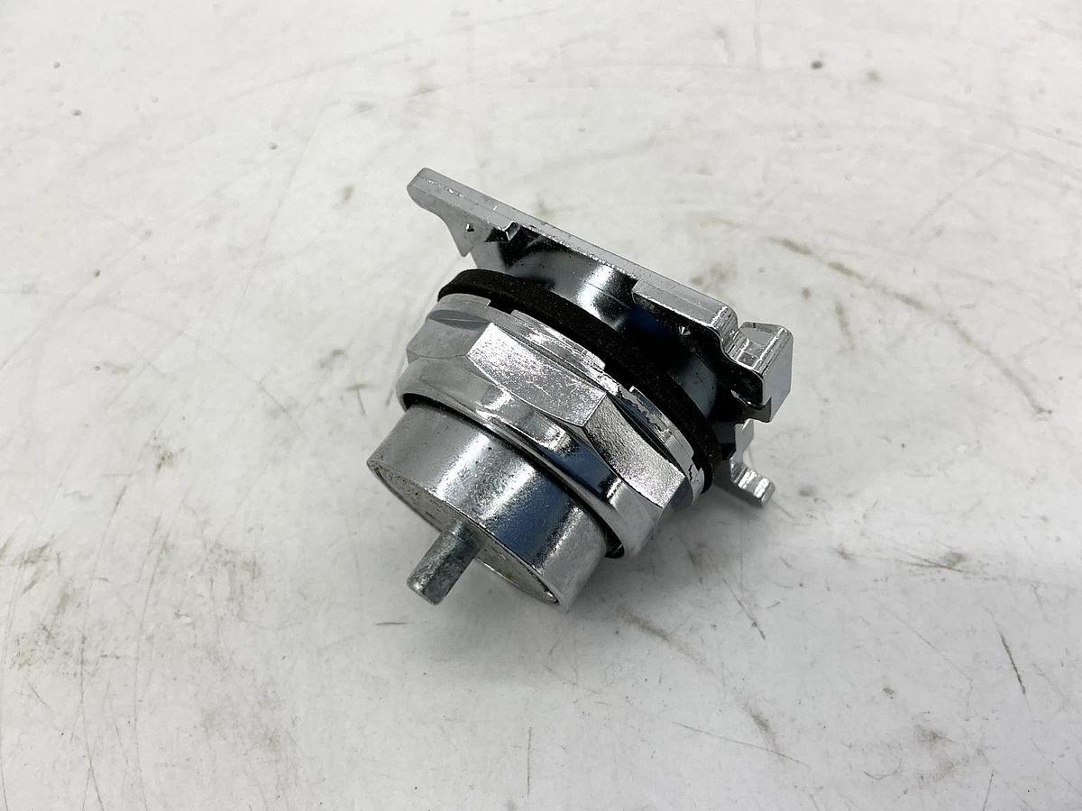 New Eaton Cutler-Hammer 10250T4011 Ser A3 Selector Switch 2Pos Maintained