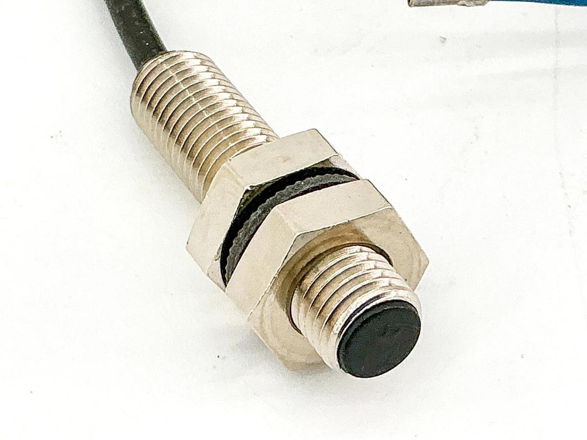 New Allen Bradley 872C-D2CP8-E2 Inductive Proximity Sensor 30VDC 200m - No Box