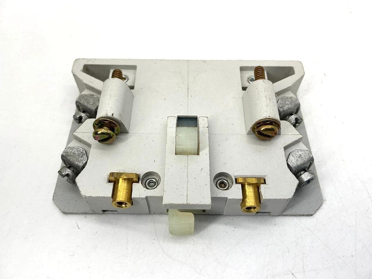 New Eaton Cutler-Hammer C320KGS32 Ser A2 Freedom Ser Base Aux Contacts 1NO-1NC