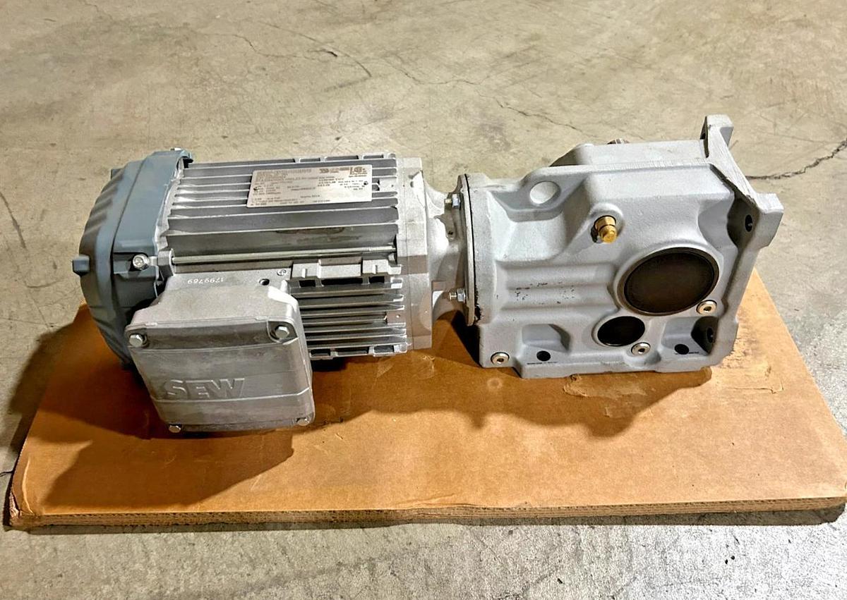 New SEW Eurodrive K37 DRN80M4 Gearmotor Inverter Duty VPWM 230/460V 1751/440rpm
