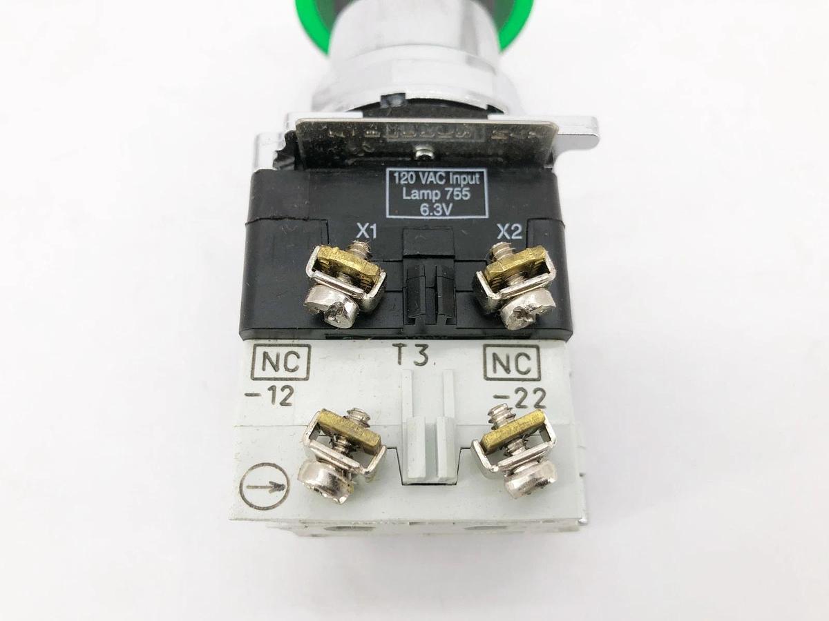 New Cutler-Hammer 10250T463-3C48X Oil Tight Illuminated Green Push-Pull Device