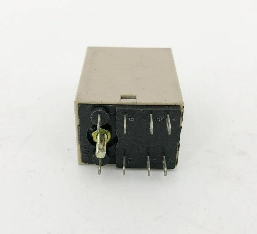 New Omron Type TDE Timer 100VAC 10s.