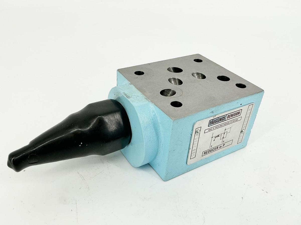 New Denison 026-27353 SRR-02113-0B1 Reducer Valve - No Box