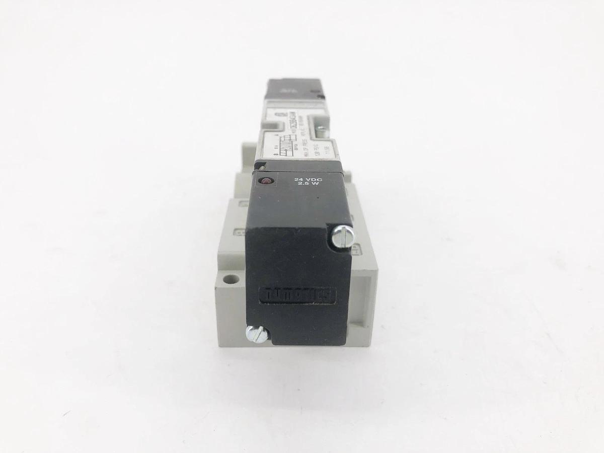 New Numatics 062BB43AM Solenoid Valve 120psig 24VDC 2.5W 061BB400M - No Box