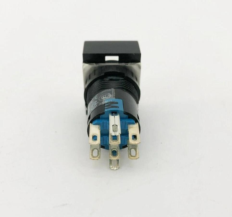 Lot of 4 New IDEC AL6H-M200 Momentary Rectangular Illuminated Pushbuttons