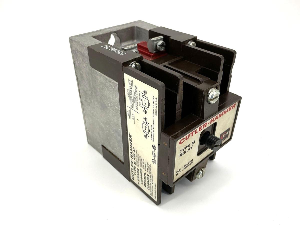 Used Cutler-Hammer D26MR40A Type M Relay 4-Pole 4NO 600V Coil 110/120V 50/60HZ D26MB