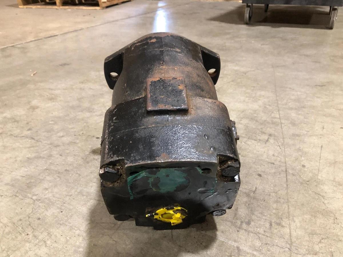 Used Oilgear PVWJ-076-A1UV-LSAY-P-1NNSN Hydraulic Pump 1-1/4" Shaft