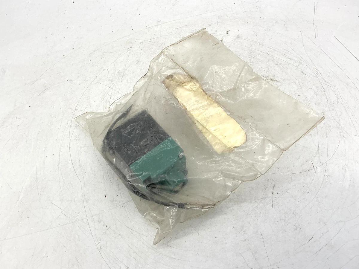 New Numatics 237-614 Solenoid Coil 2-Wire 0.15A 110/120V 50/60HZ