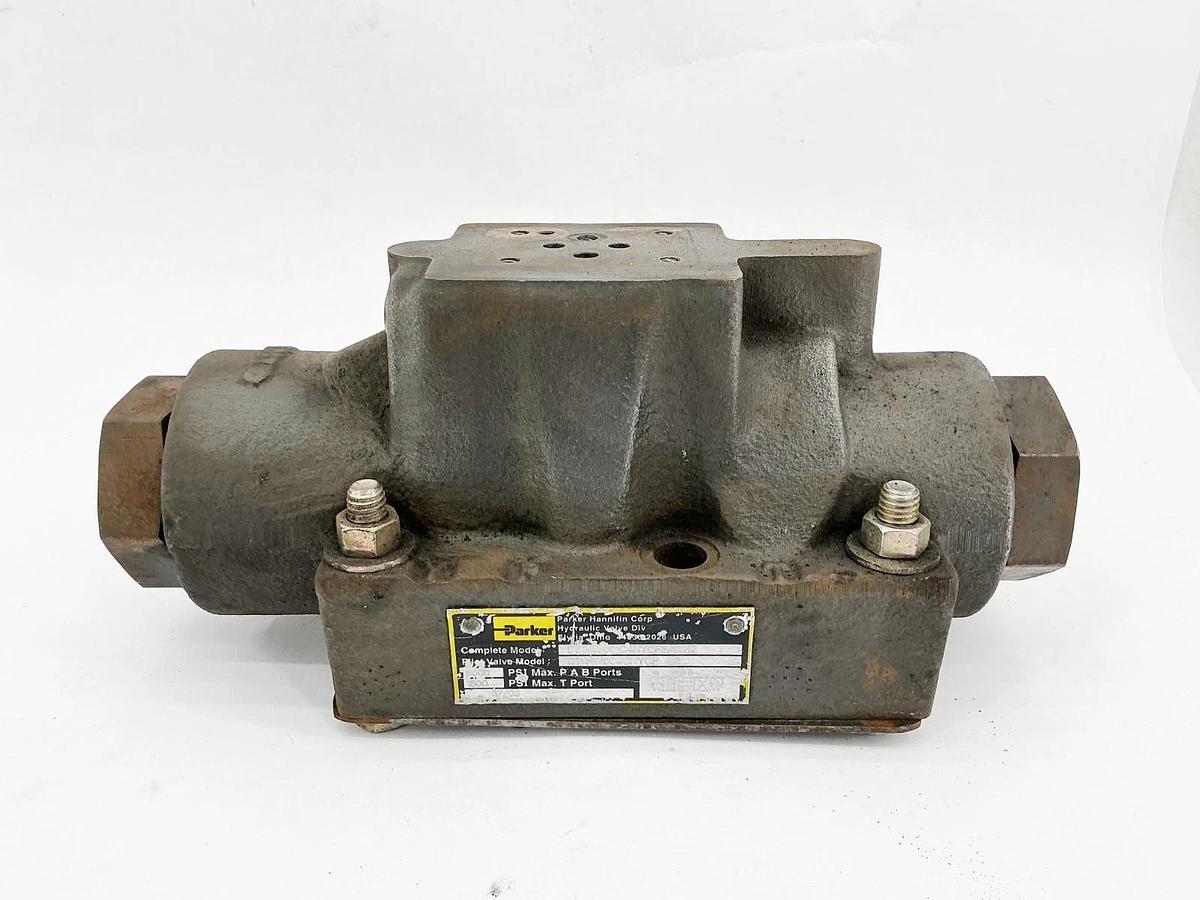 Used Parker D1VHW004CNYCF 82 Hydraulic Pilot Valve Base
