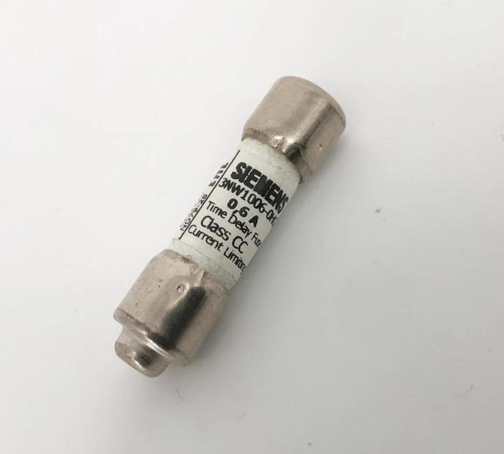 Lot of 3 New Siemens 3NW1006-0HG Fuses 0.6A 600VAC Class CC - No Box