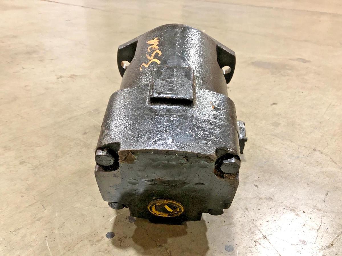 New Oilgear PVWJ-076-A1UV-LSAY-P-1NNSN Hydraulic Pump 1-1/4" Shaft