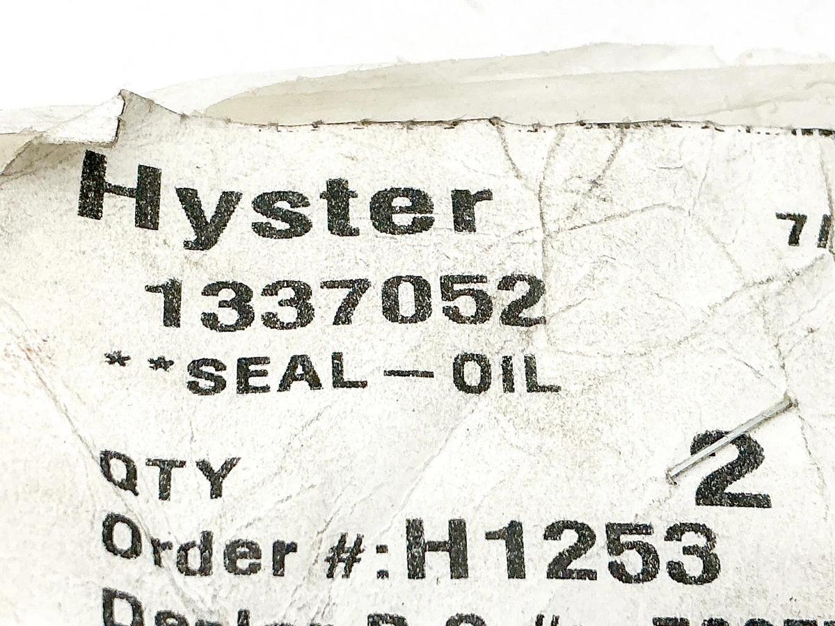 New Lot of 2 1337052 Oil Seal
