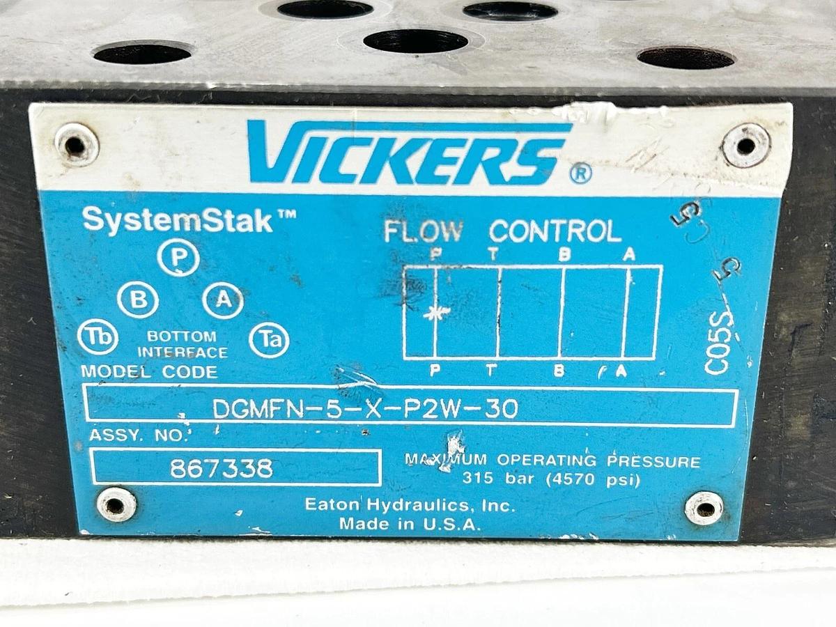 Used Vickers DGMFN-5-X-P2W-30 Flow Control Valve 4570 PSI 315Bar