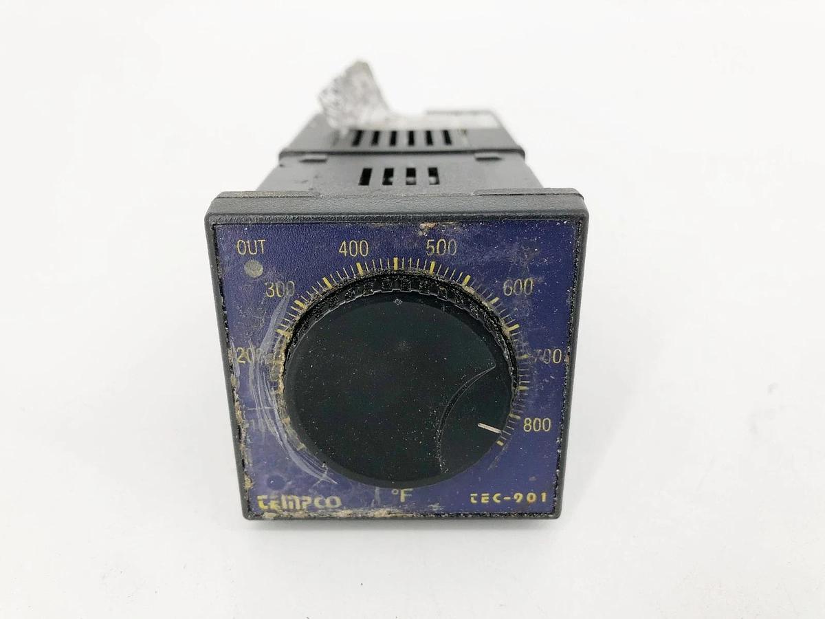 Used Tempco TEC-901 Temperature Controller TEC17112 110VAC 3FXJ3