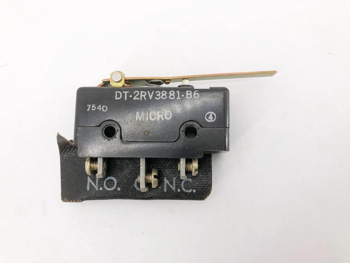 Used Honeywell Microswitch DT-2RV3881-B6 Limit Switch 125/250 VAC 10A