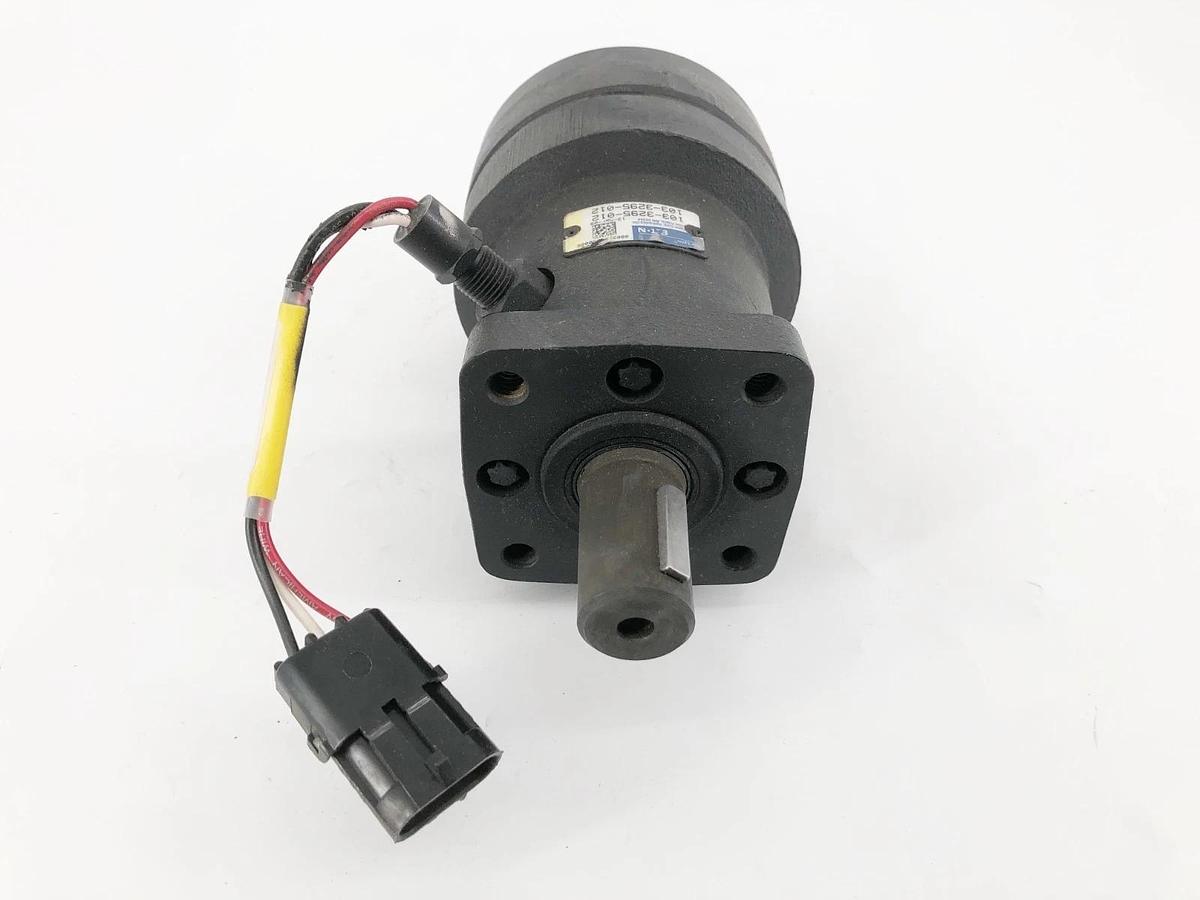 New Eaton Char-Lynn 103-3295-012 Hydraulic Motor