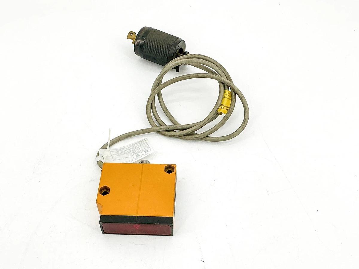 Used Omron E3S-LS10XE4 Photoelectric Sensor 12-24VDC