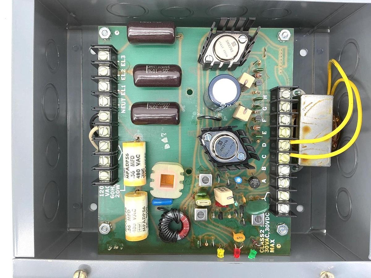 New Unbranded CTME Command Transmitter Indicating LEDs 10X8X4 20W 120VAC 60HZ