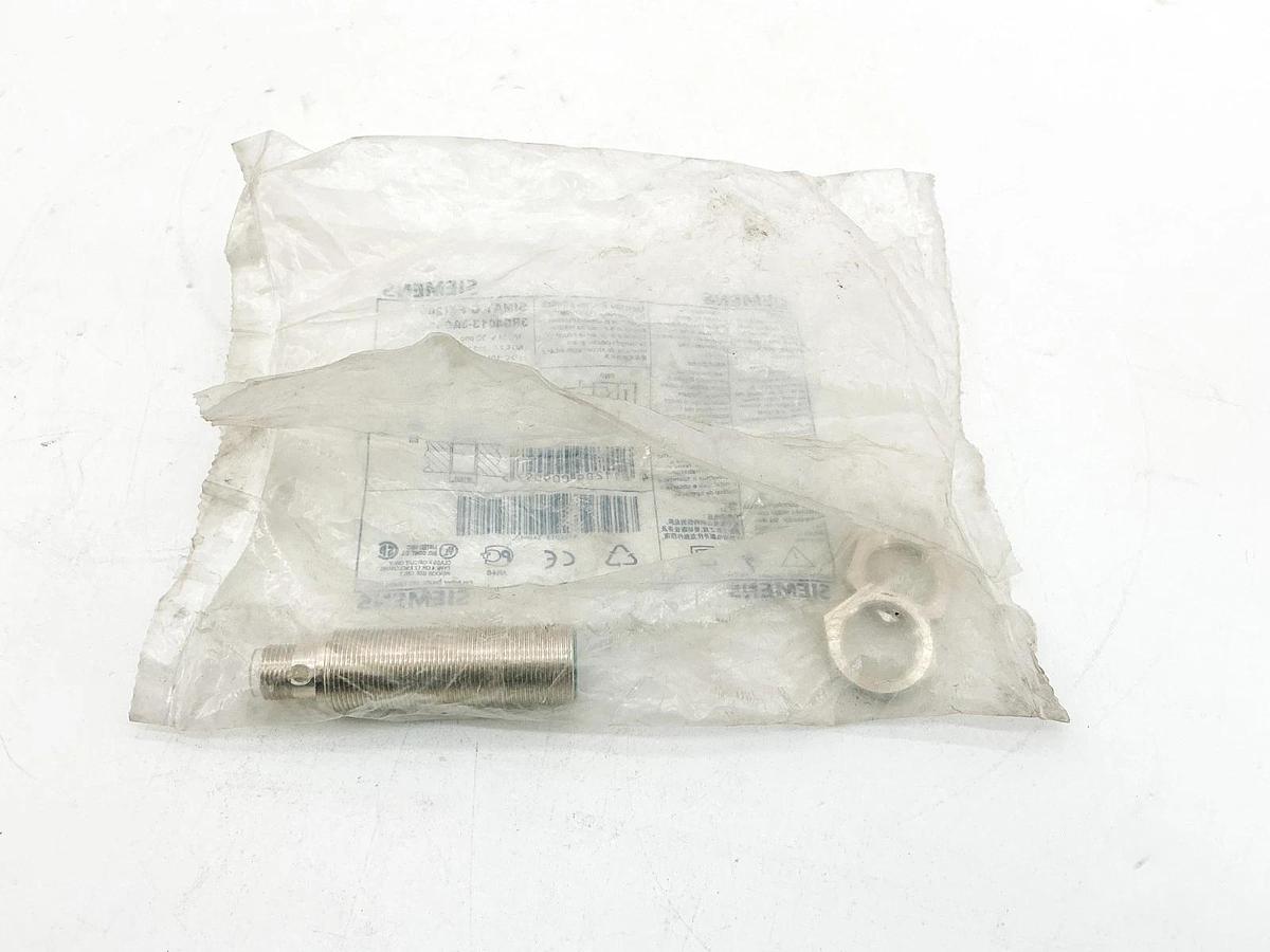 New Siemens 3RG4013-3AG01 SIMATIC PXI200 Proximity Sensor 10-34VDC