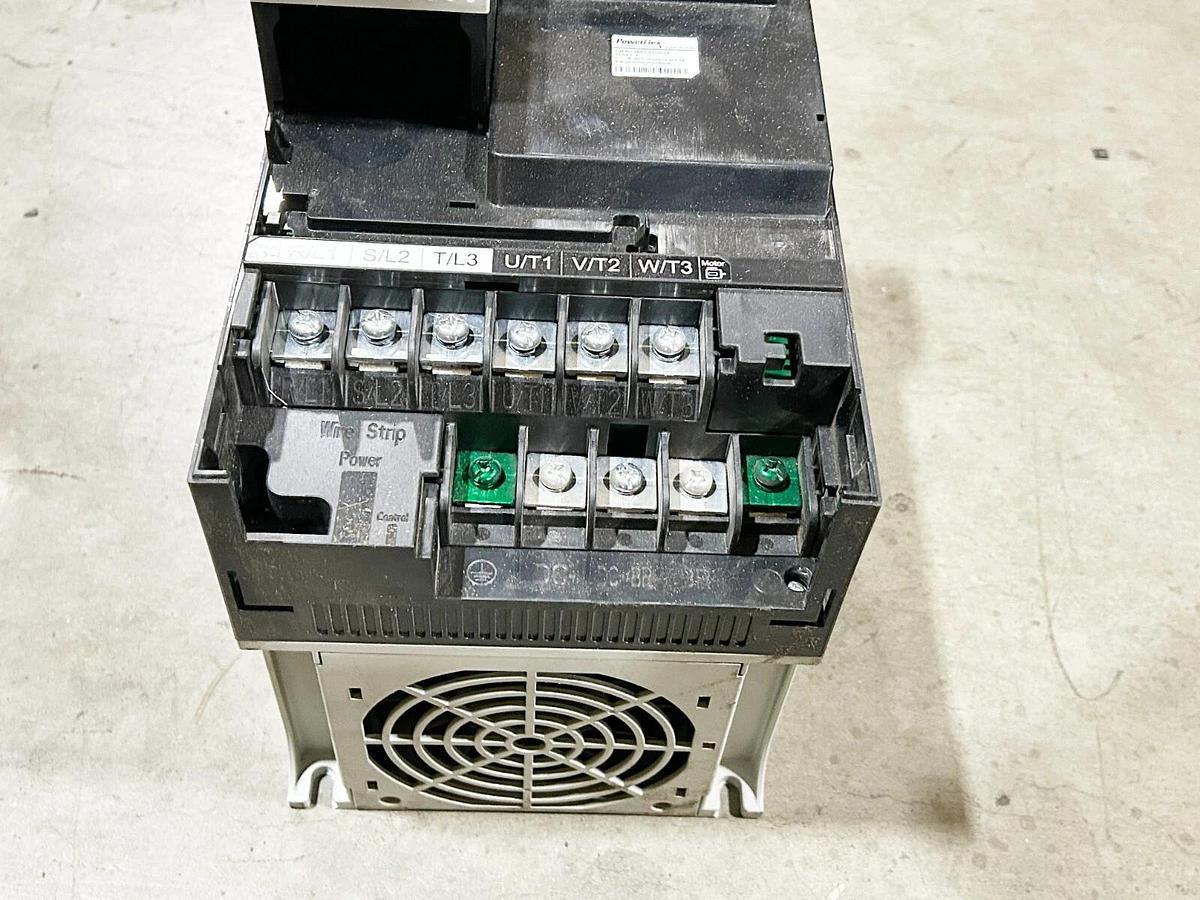 Used Allen Bradley 25B-D037N114 AC Drive Powerflex 525 480V 37A 25HP (Parts Only)