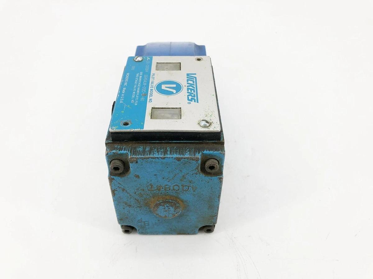 Used Vickers DG4S4LW-012C-B-60 Pilot Valve 120V Coil 02-126304