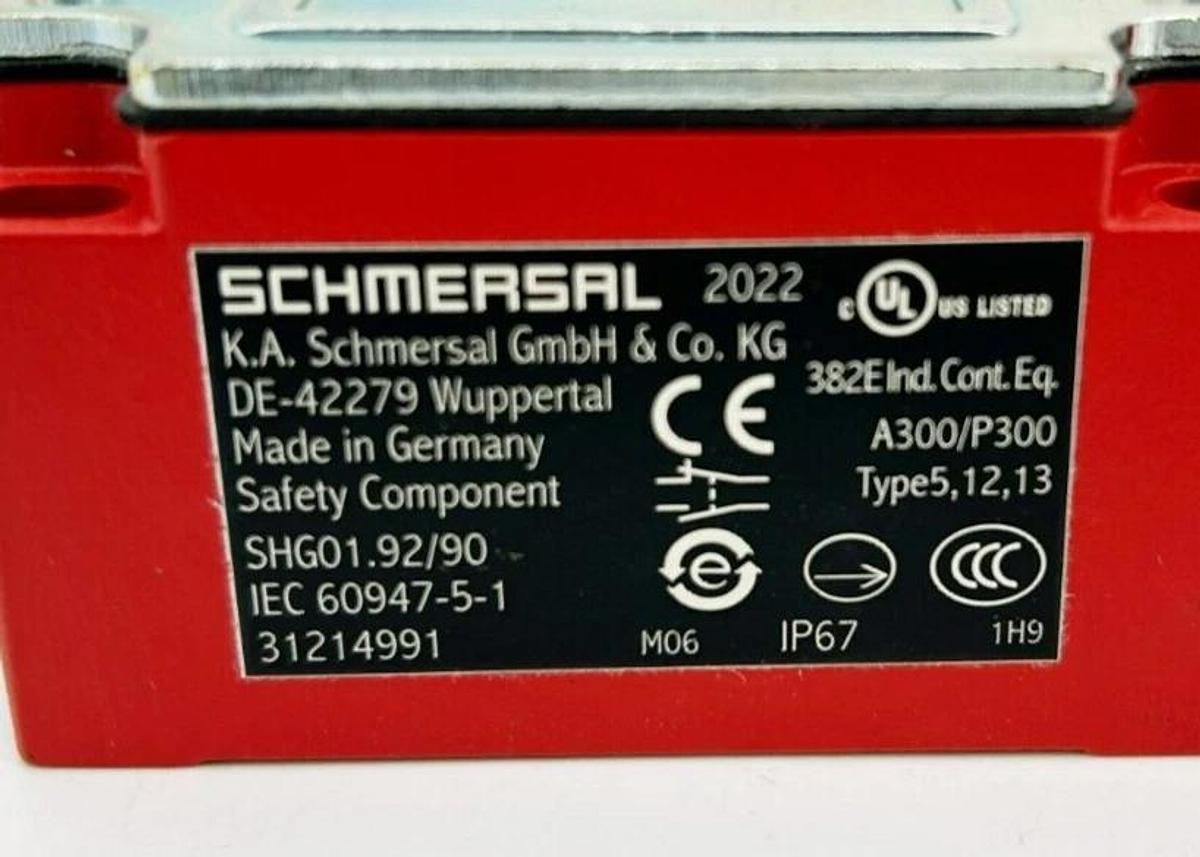 New Schmersal SHG01.92/90 Snap Action Safety Switch - Missing Hardware