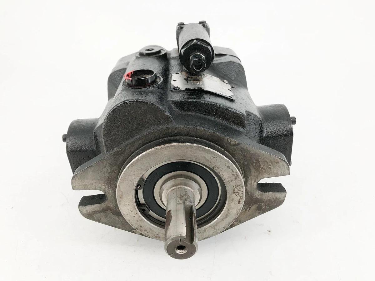 Used Parker Denison PVP3320R221 Hydraulic Piston Pump 2000psi - No Box