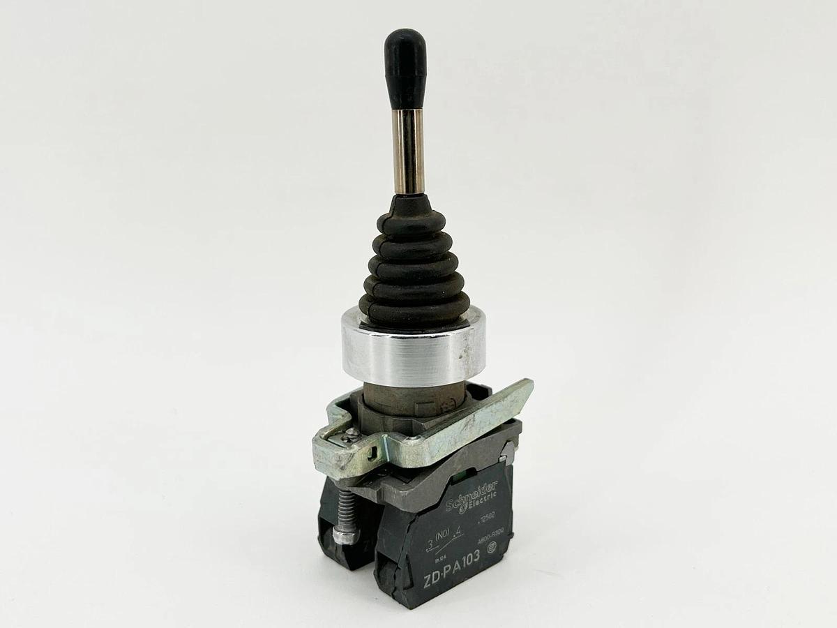 Used Allen Bradley 800FM-JR2MX20 Pushbutton 22MM Toggle Switch 2 Position Momentary