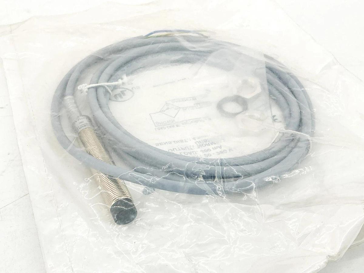 New Allen Bradley 872C-A4N12-A2 Inductive Proximity Sensor 250V 300mA Ser,B