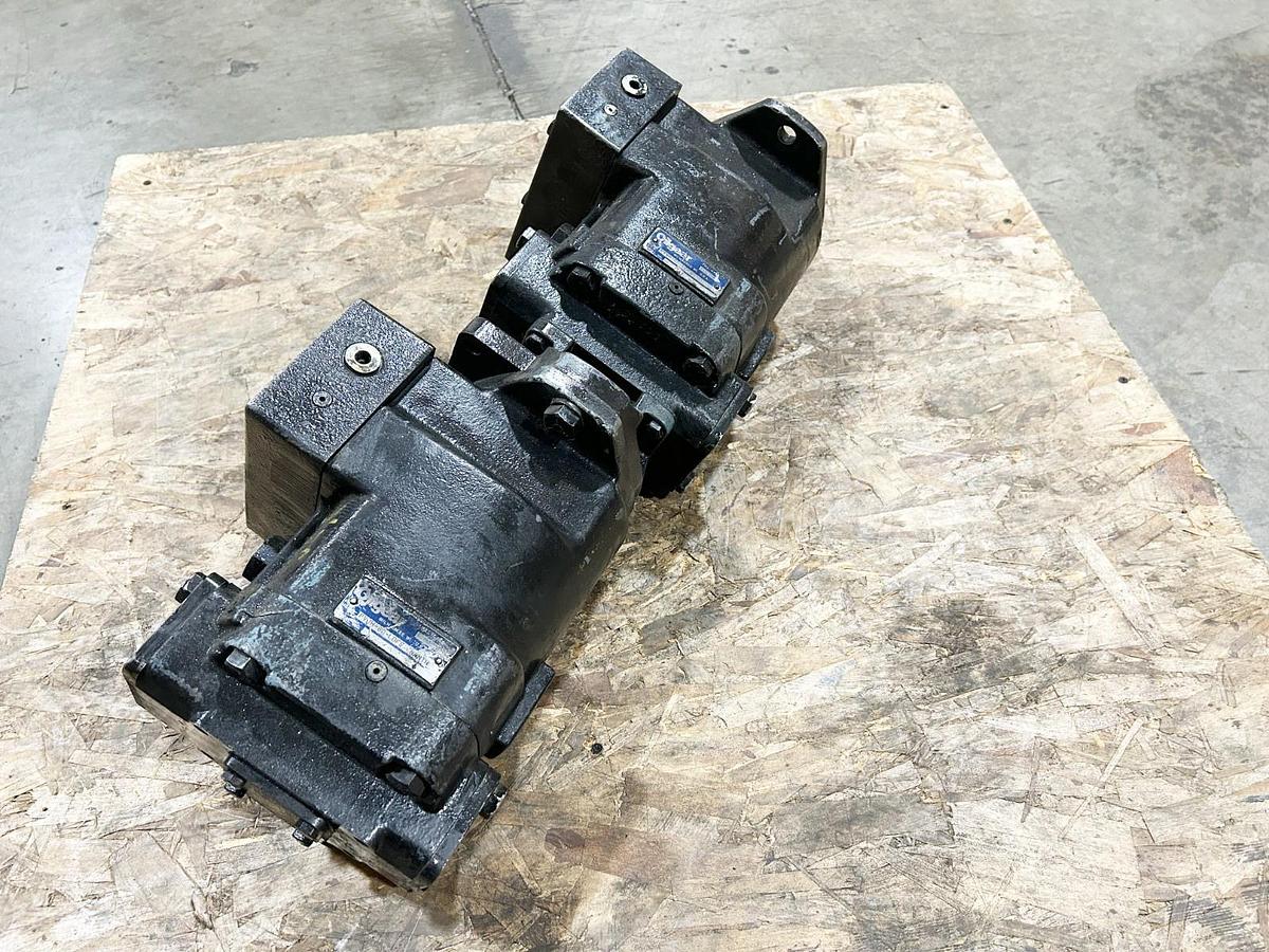 Used OilGear PVWH-60-LDFS-CNNNTH Hydraulic Oil Pump PVWH-60-LDFS-CNNMTH