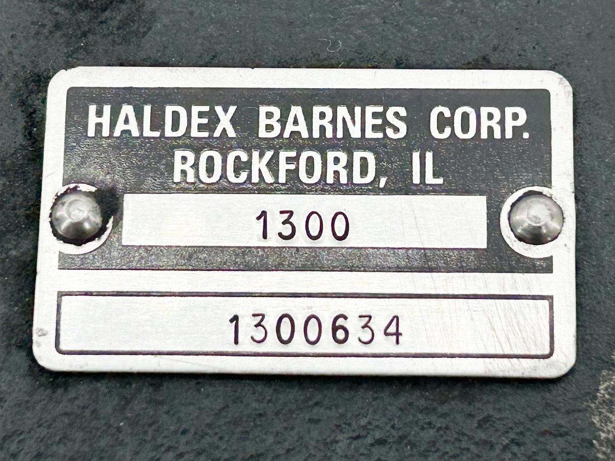 New Haldex Barnes Co.1300634 Hydraulic Valve - No Box