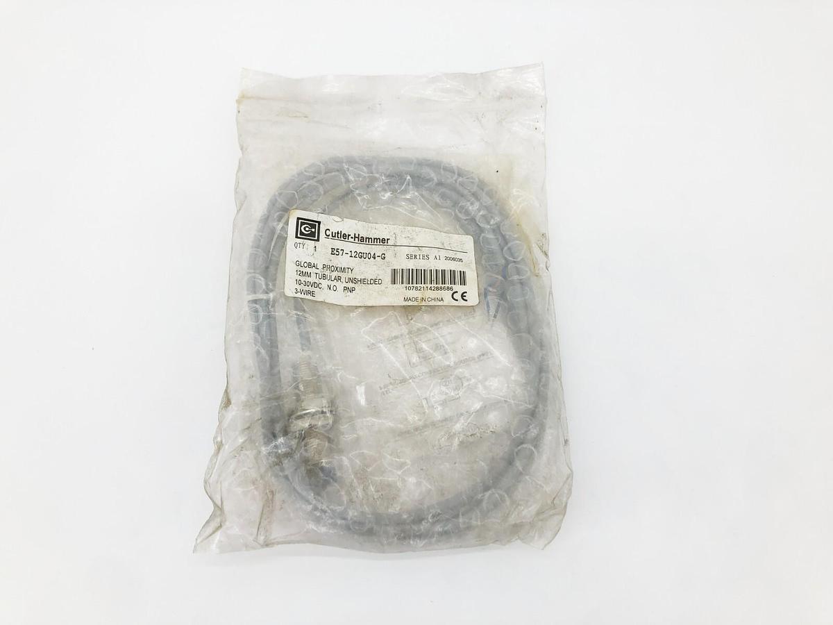 New Cutler-Hammer E57-12GU04-G Inductive Proximity Sensor 12mm 3-Wire 10-30VDC