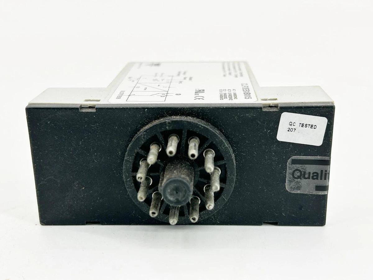 New Carlo Gavazzi CLP2ES1B115 Conductive Level Controller 11Pin 115Vac