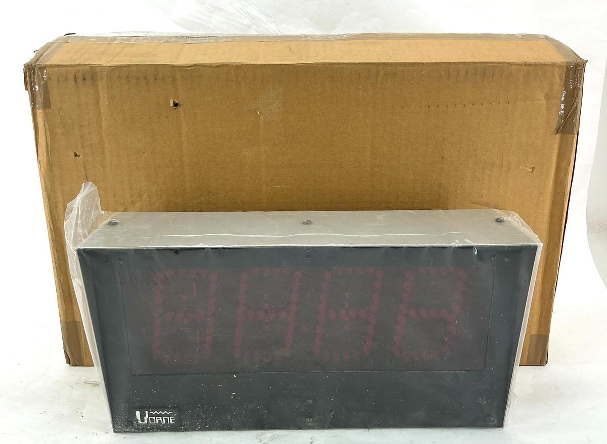 Used Vorne Industries 77/256M-12S-00-4 Digital Display Counter Red Light 4-Digit