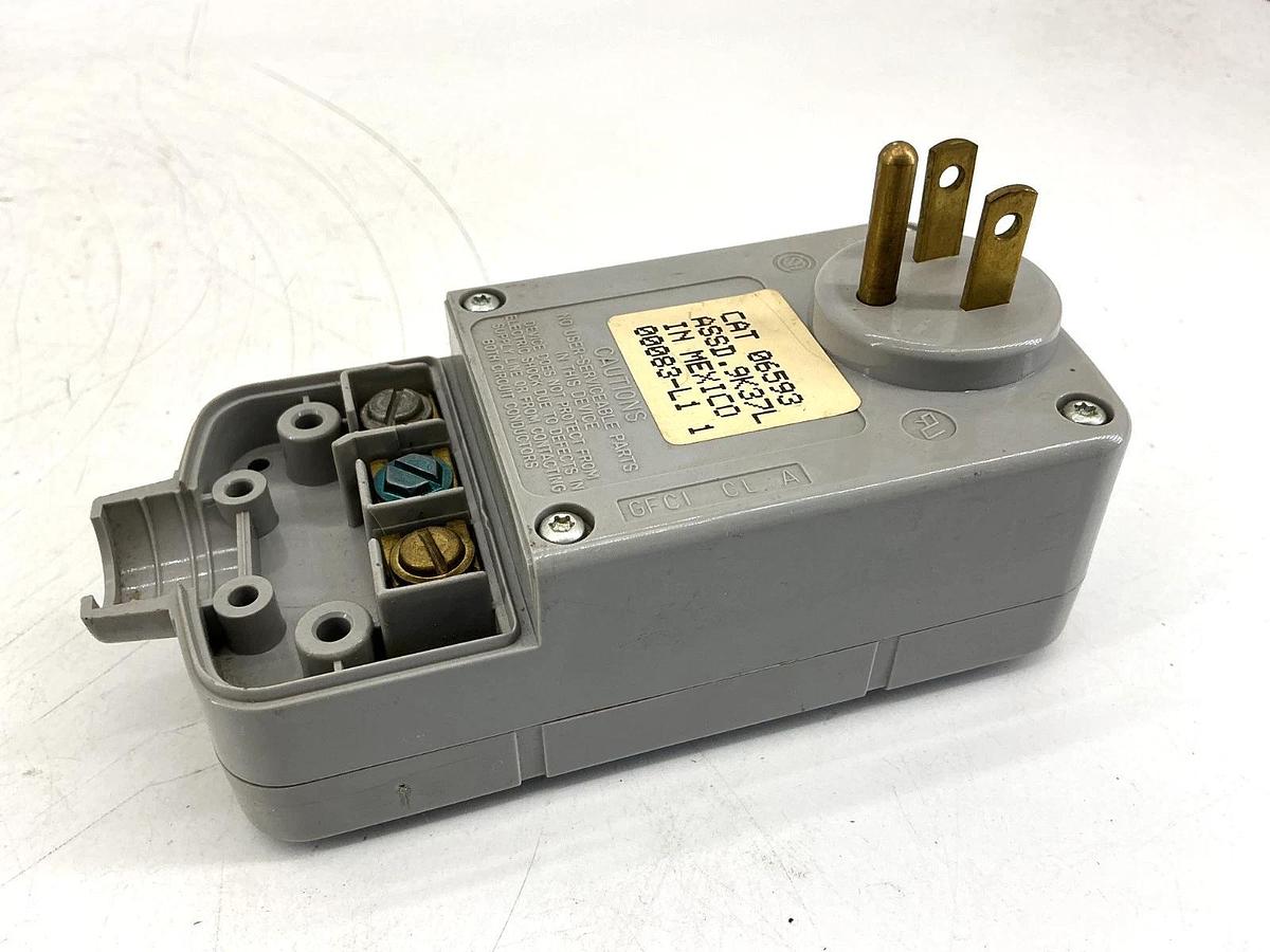 New Leviton 06593 Right Angle Plug-In GFCI Gray 3-Prong 15A 125V 6593 - No Box