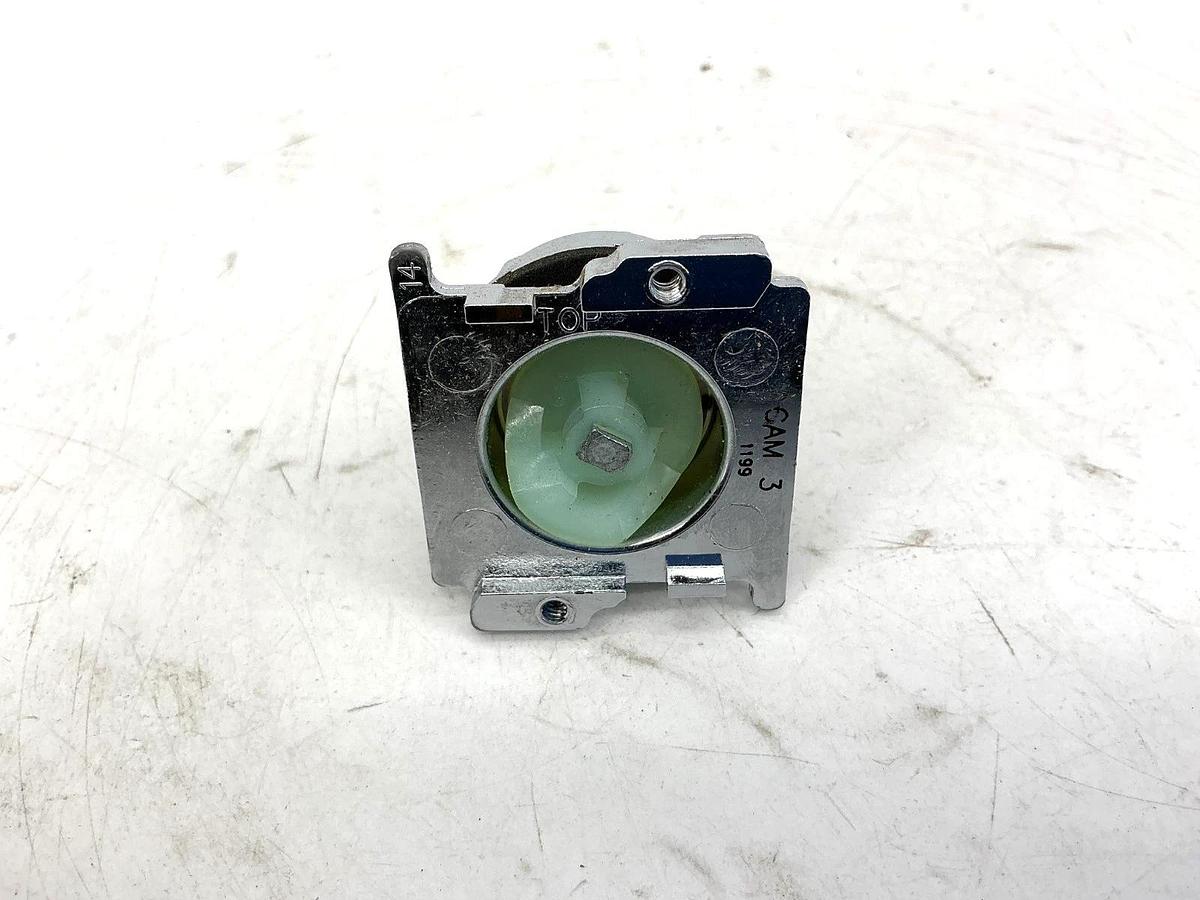 New Cutler-Hammer 10250T1333 Ser A3 Selector Switch 3-Position Spring Return