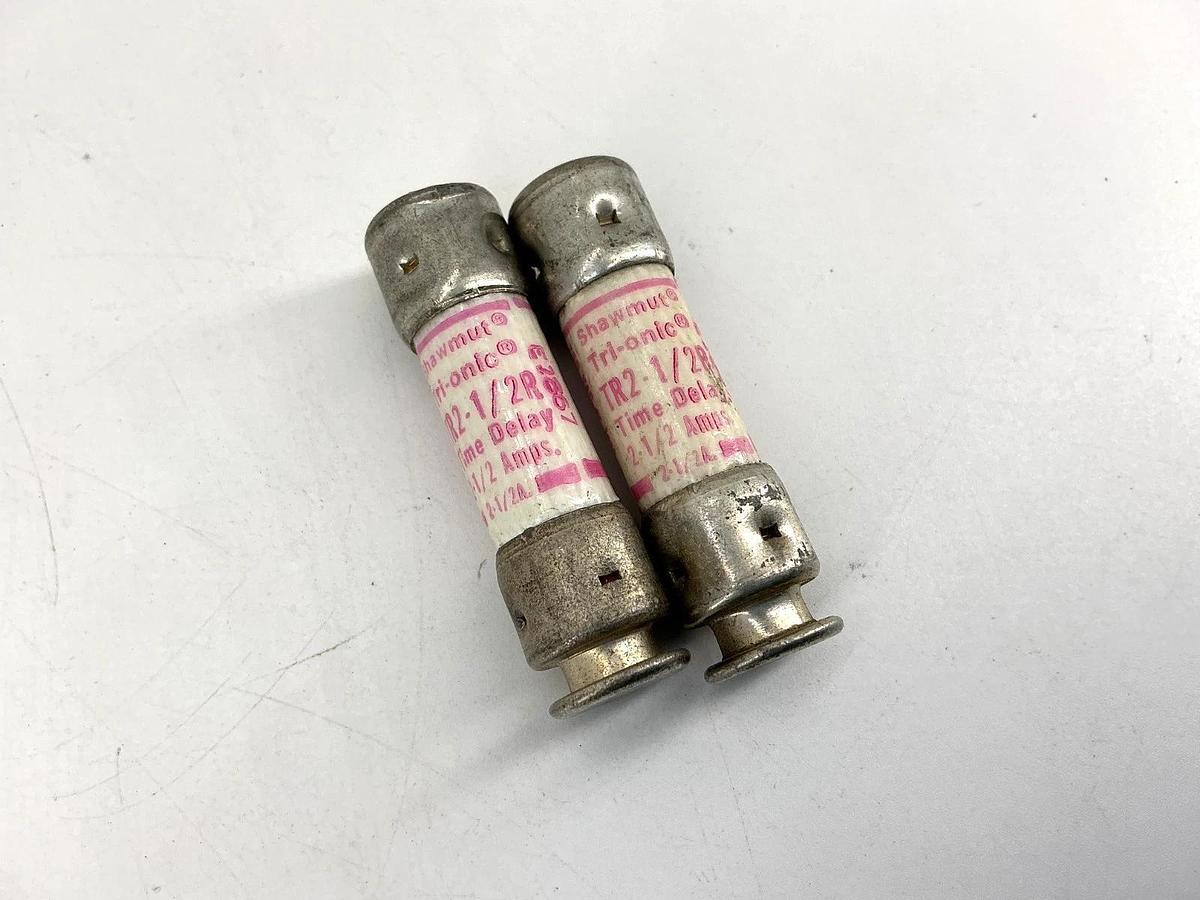 Used Lot of 2 Gould Shawmut TR2-1/2R Tri-Onic Time-Delay Class RK5 Fuse 2-1/2A 250VAC