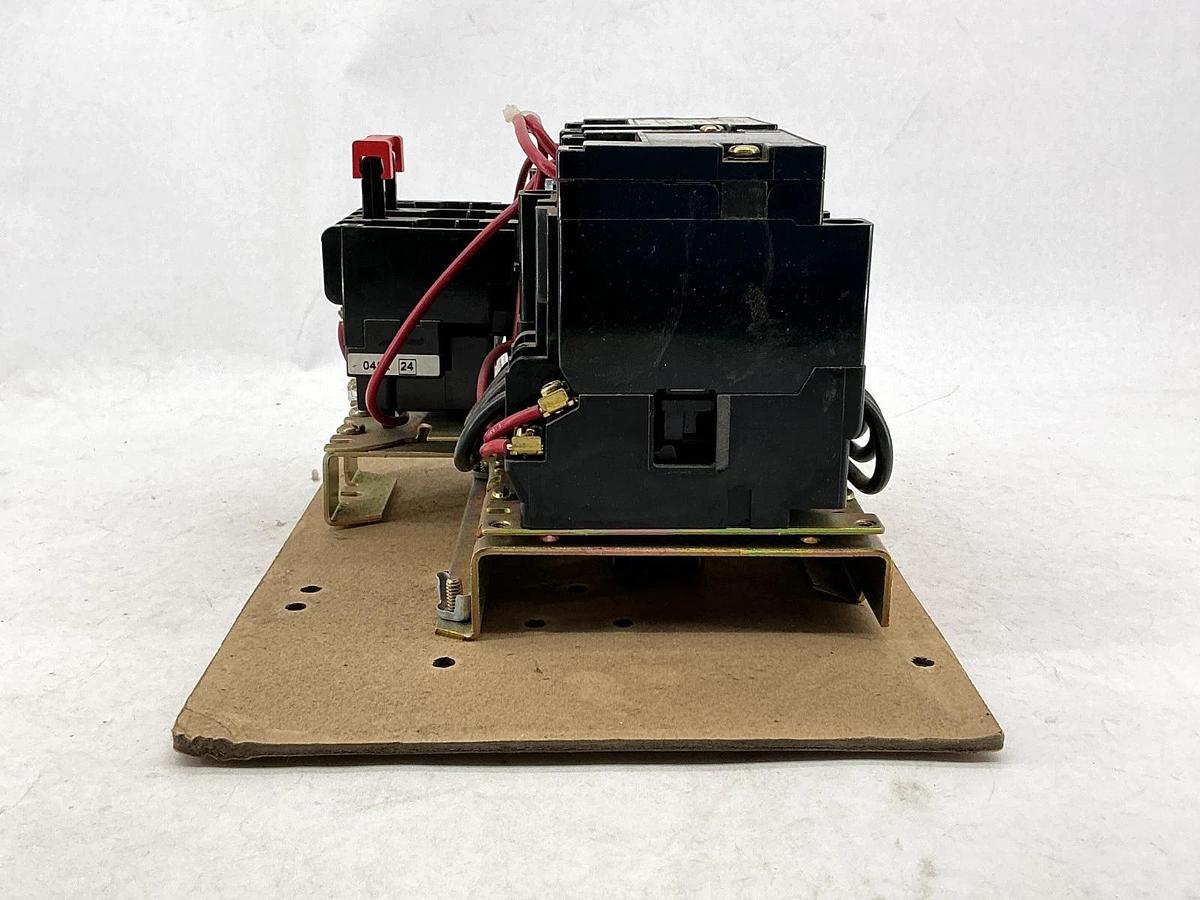 New Square D 8736SCO8V02S Ser A AC Reversing Magnetic Starter 110/120V 50/60HZ