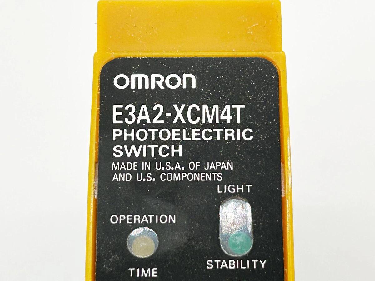 New Omron E3A2-XCM4T Photoelectric Sensor Fiber Optic 240VDC