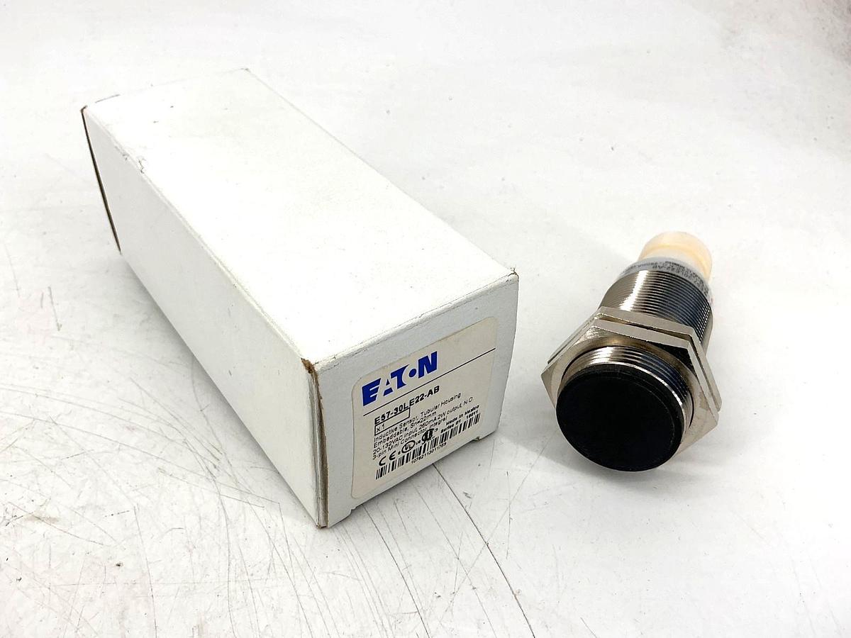 New Eaton E57-30LE22-AB Ser G1 Inductive Proximity Sensor 3P Sn=22mm 20-132VAC