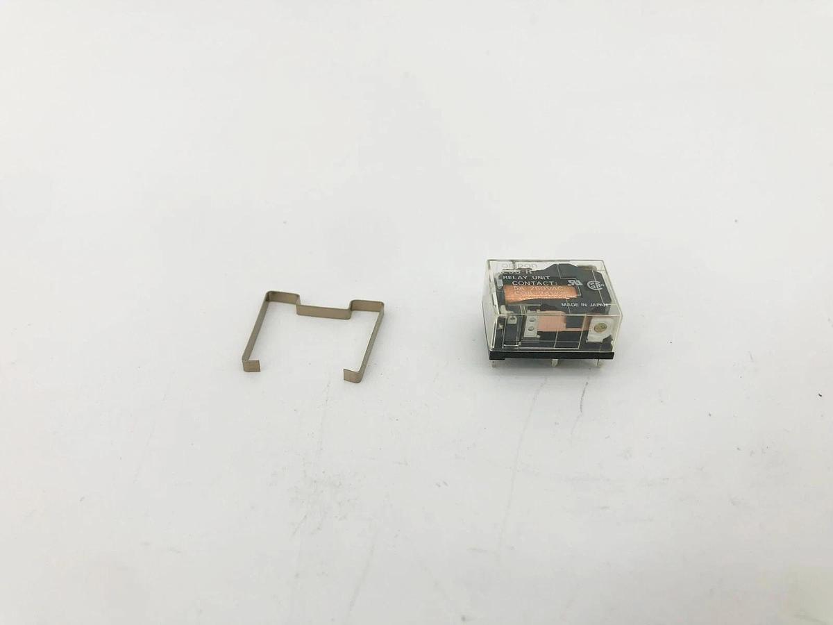 New Omron E53-R Output Unit 24VDC