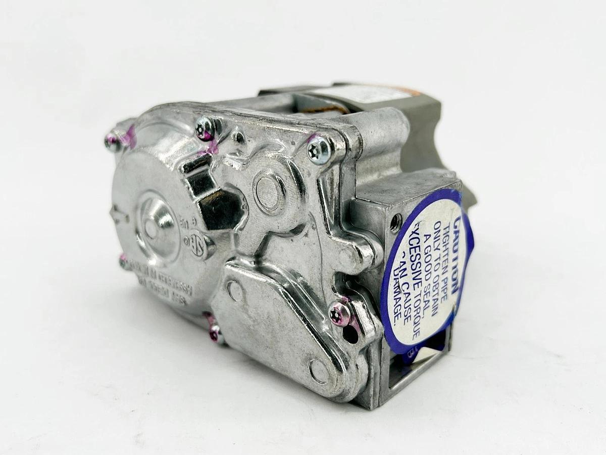 New Honeywell VR8305M4892 Gas Valve Direct Ignition 24V 7A 3.2 Range - No Box