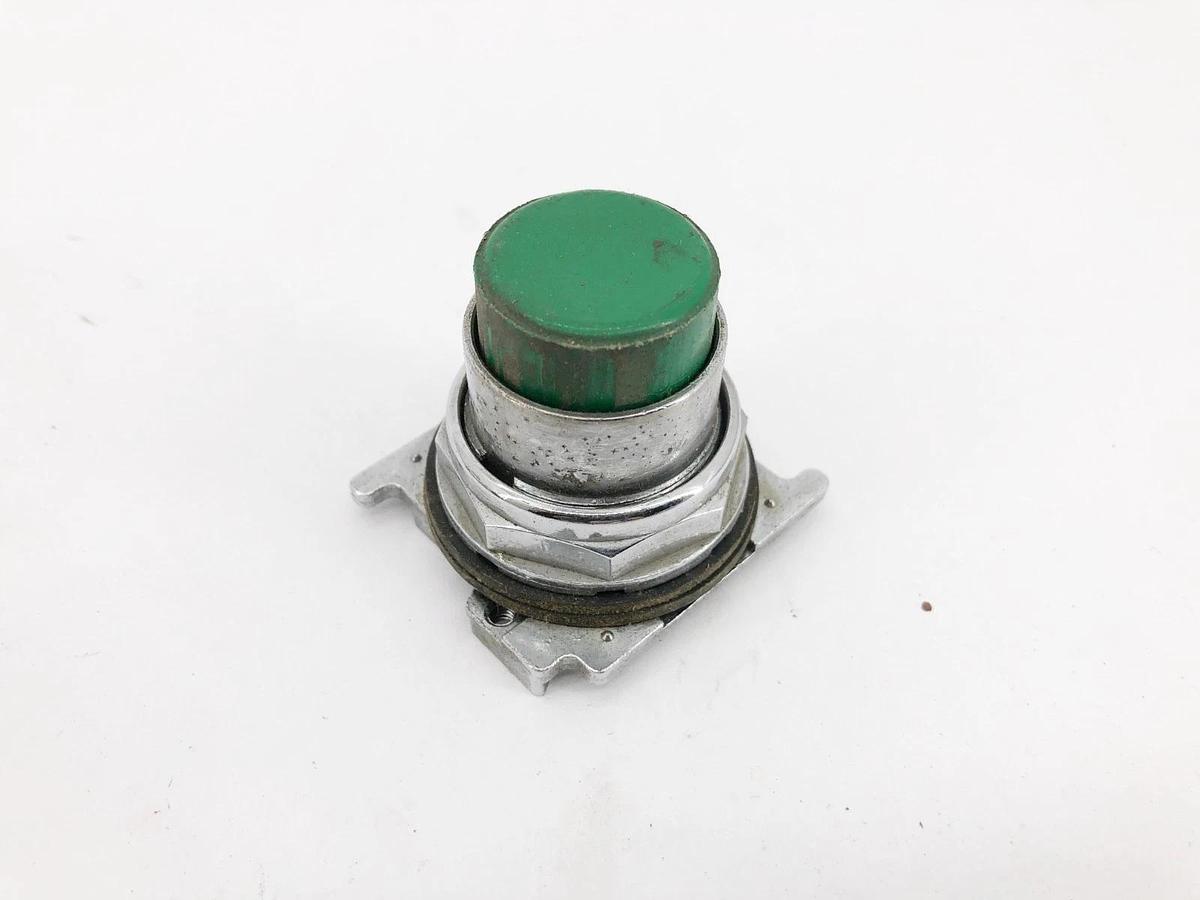 Used Lot of 12 Cutler-Hammer Momentary Pushbuttons Black Green Red Stop 10250T